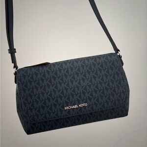 New Michael Kors Navy crossover Bag